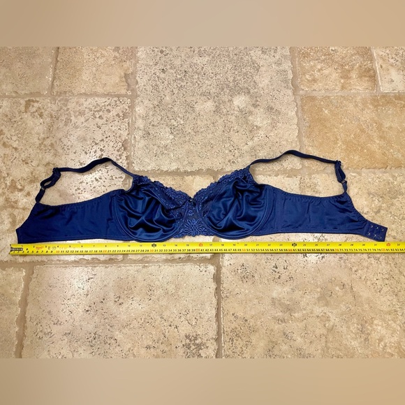Vintage blue satin Triumph bra 42C - Picture 9 of 9
